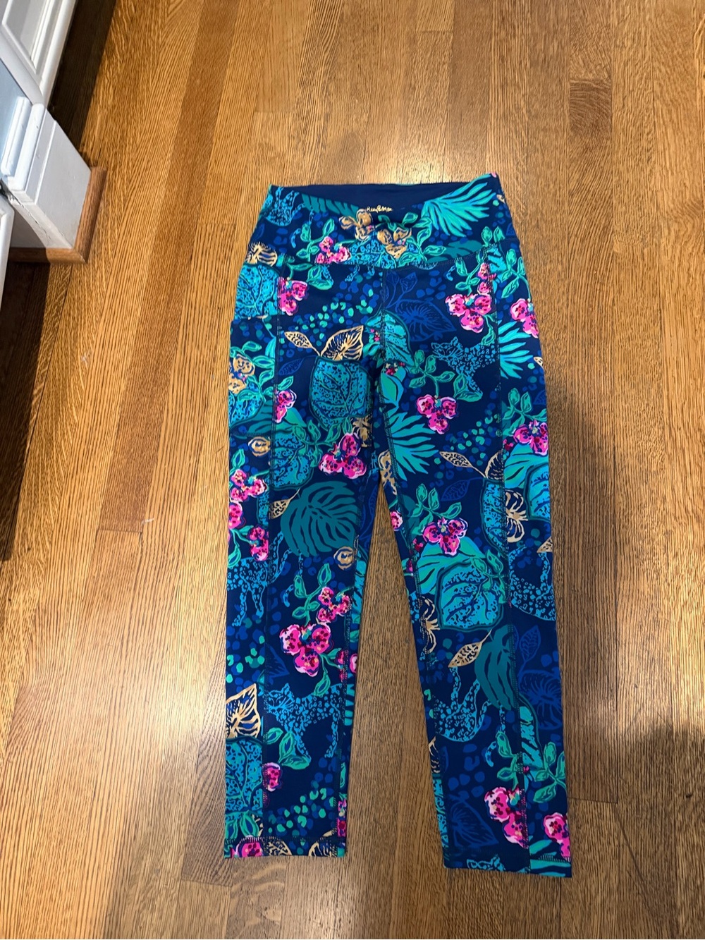 High-Rise Floral Capri Leggings in Navy